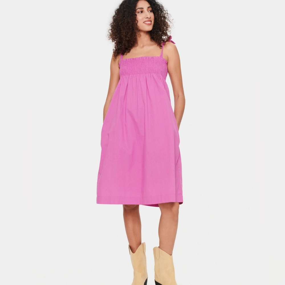 Saint Tropez Ursula Dress in Radiant Orchid Lilac